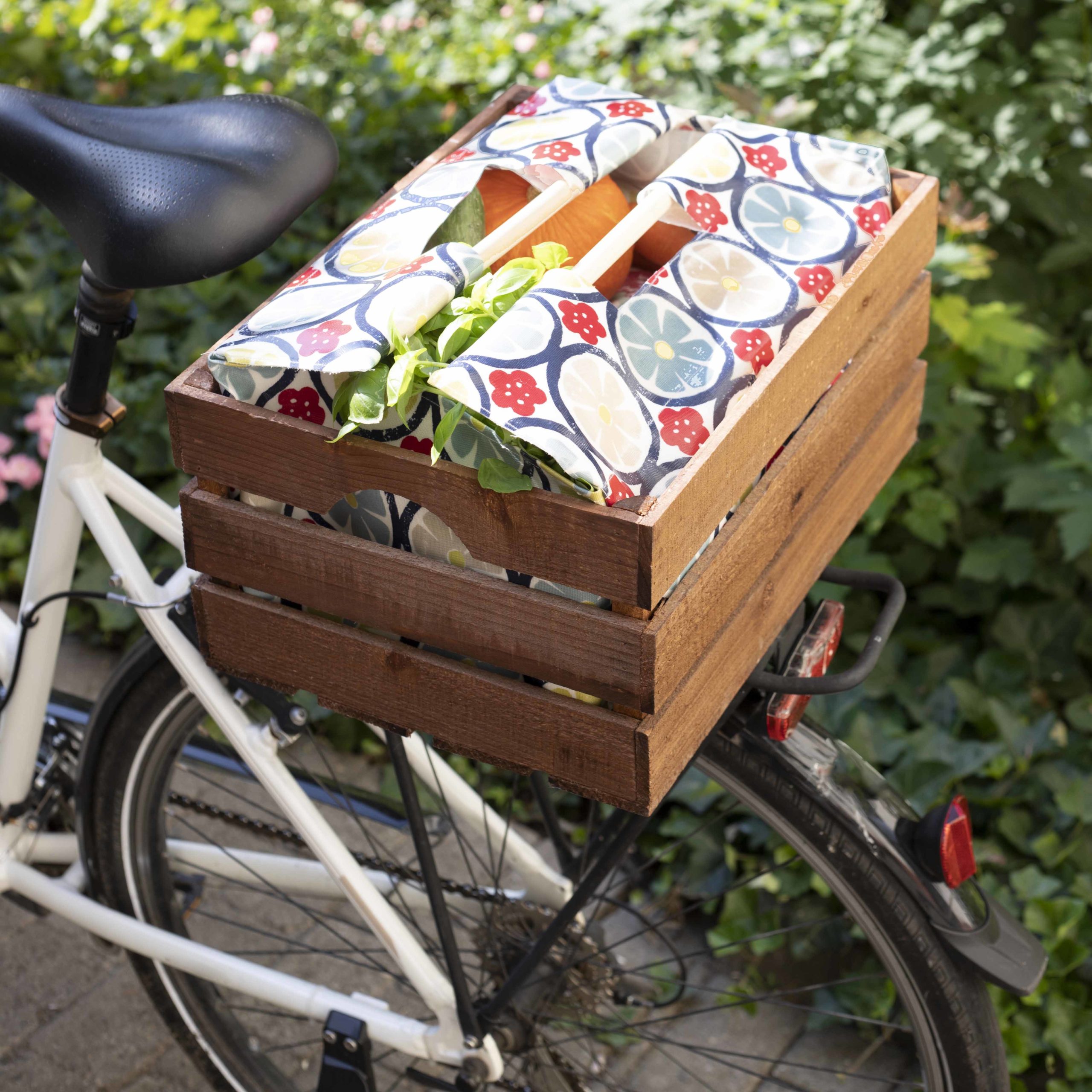 Praktische Fahrradkiste mit Tasche und Abdeckung - DIY- und Interior Blog  mit kreativen Anleitungen zum Selbermachen und jede Menge Dekoideen